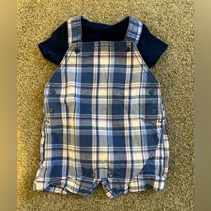 Carters infant outfit